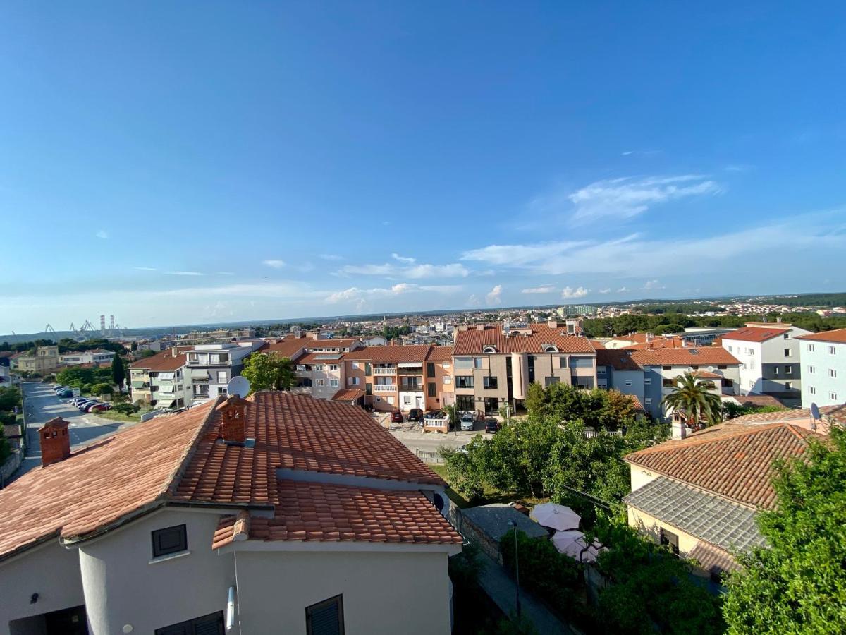 Penthouse Cityview Pula Extérieur photo